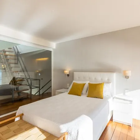 Semesterbostad River House *